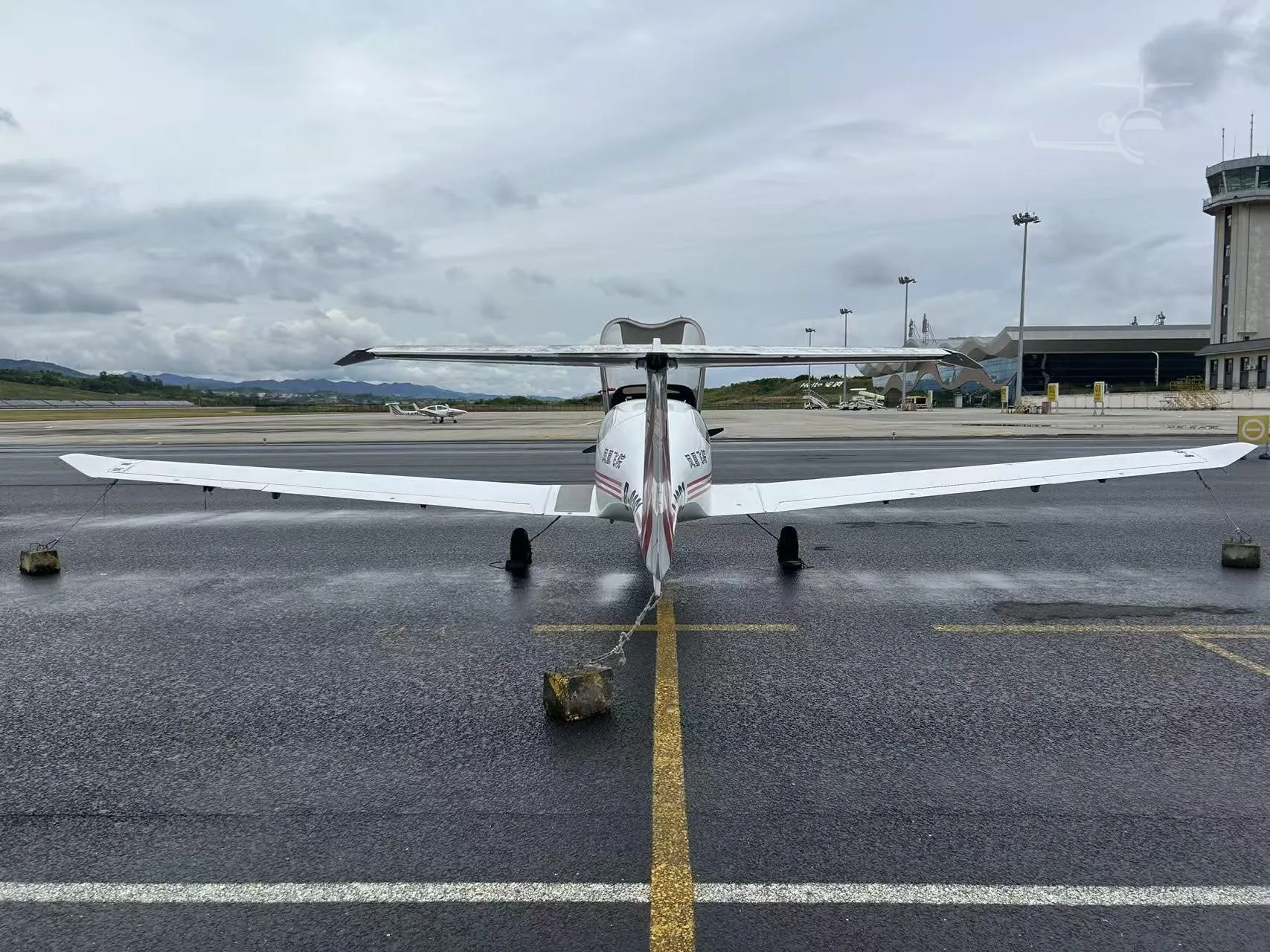 B-9361 - 2008 Diamond DA40 FP Diamond Star