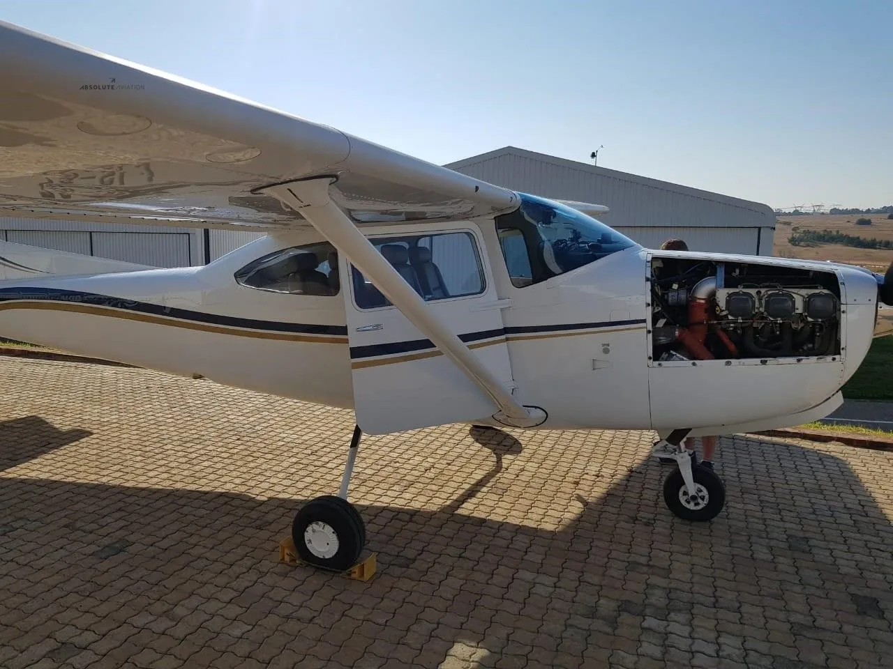 Exterior view of a 1980 CESSNA R182RG SKYLANE.