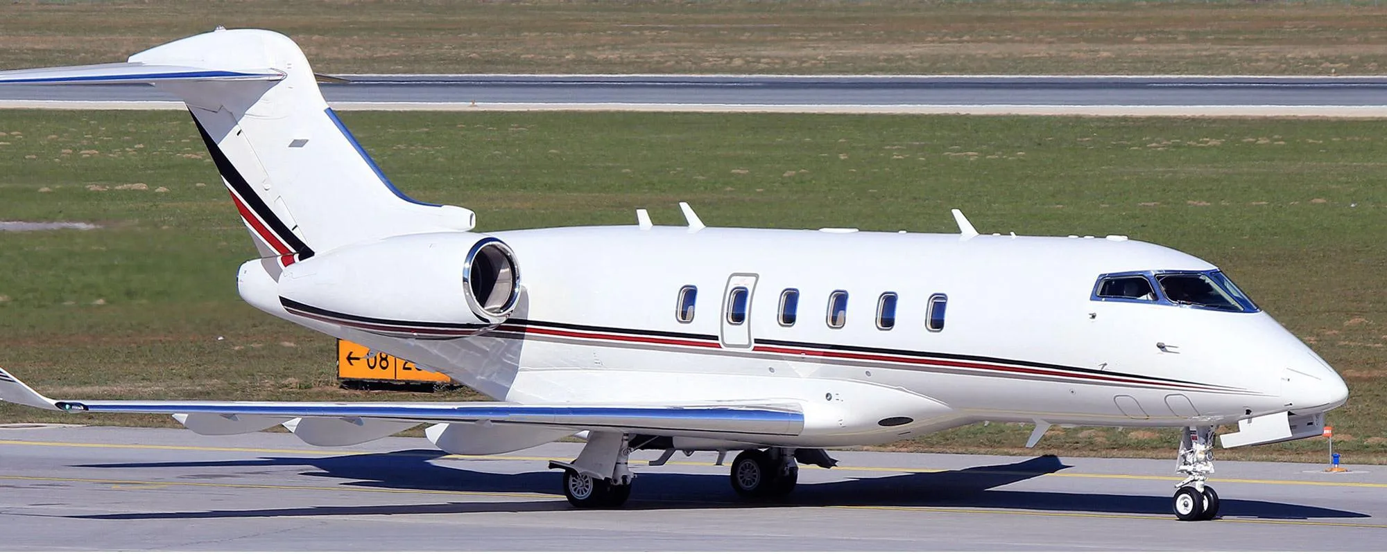 Exterior view of a 2014 Bombardier Challenger 350.