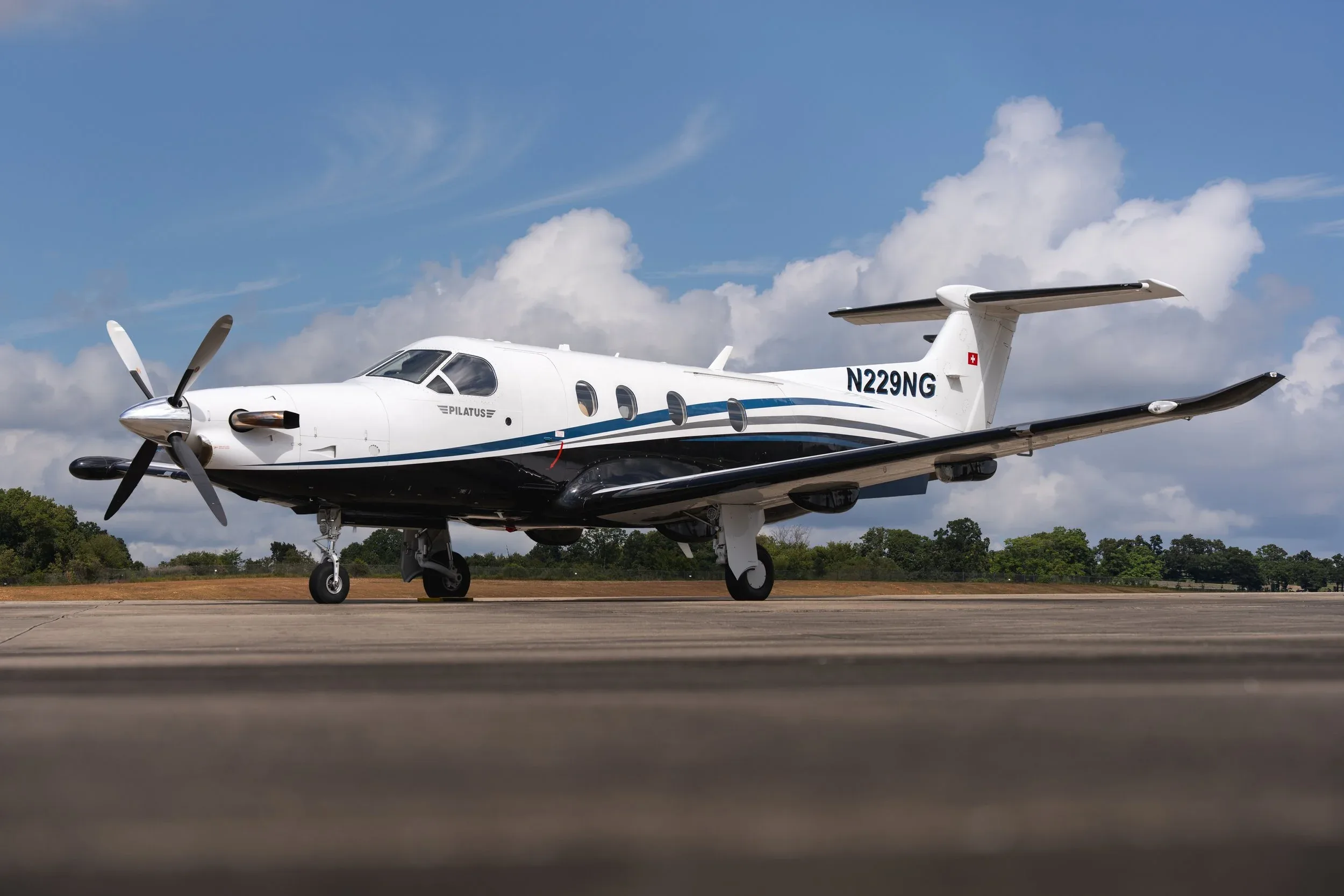 Exterior view of a 2010 Pilatus PC-12 NG — Aircraft Executives.