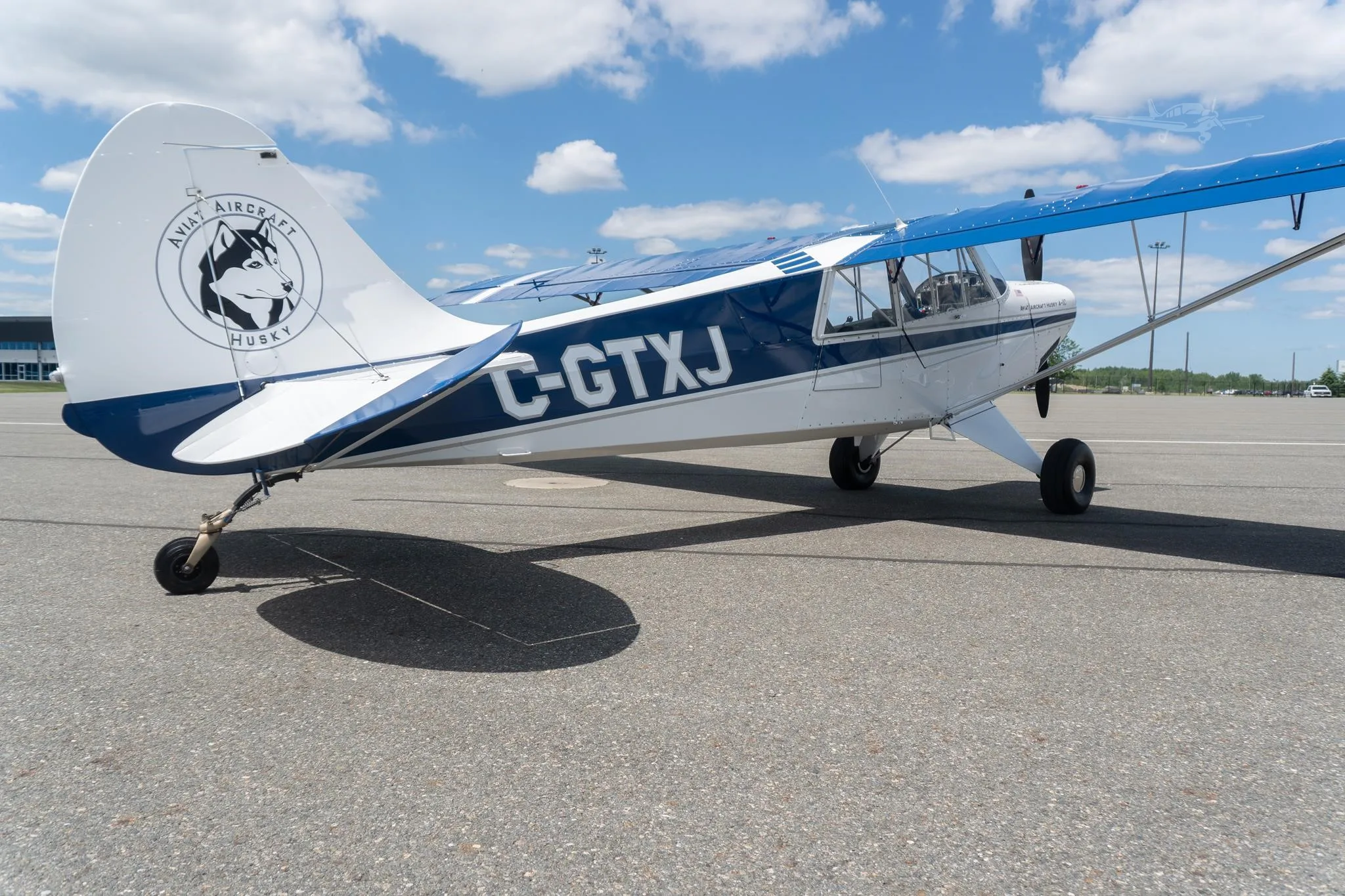 Exterior view of a 2010 AVIAT HUSKY A-1C-180, C-GTXJ.