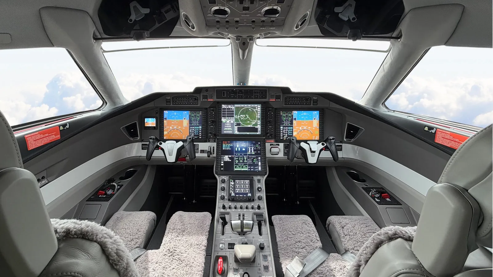 Cockpit and instrument panel of a Pilatus Jet.