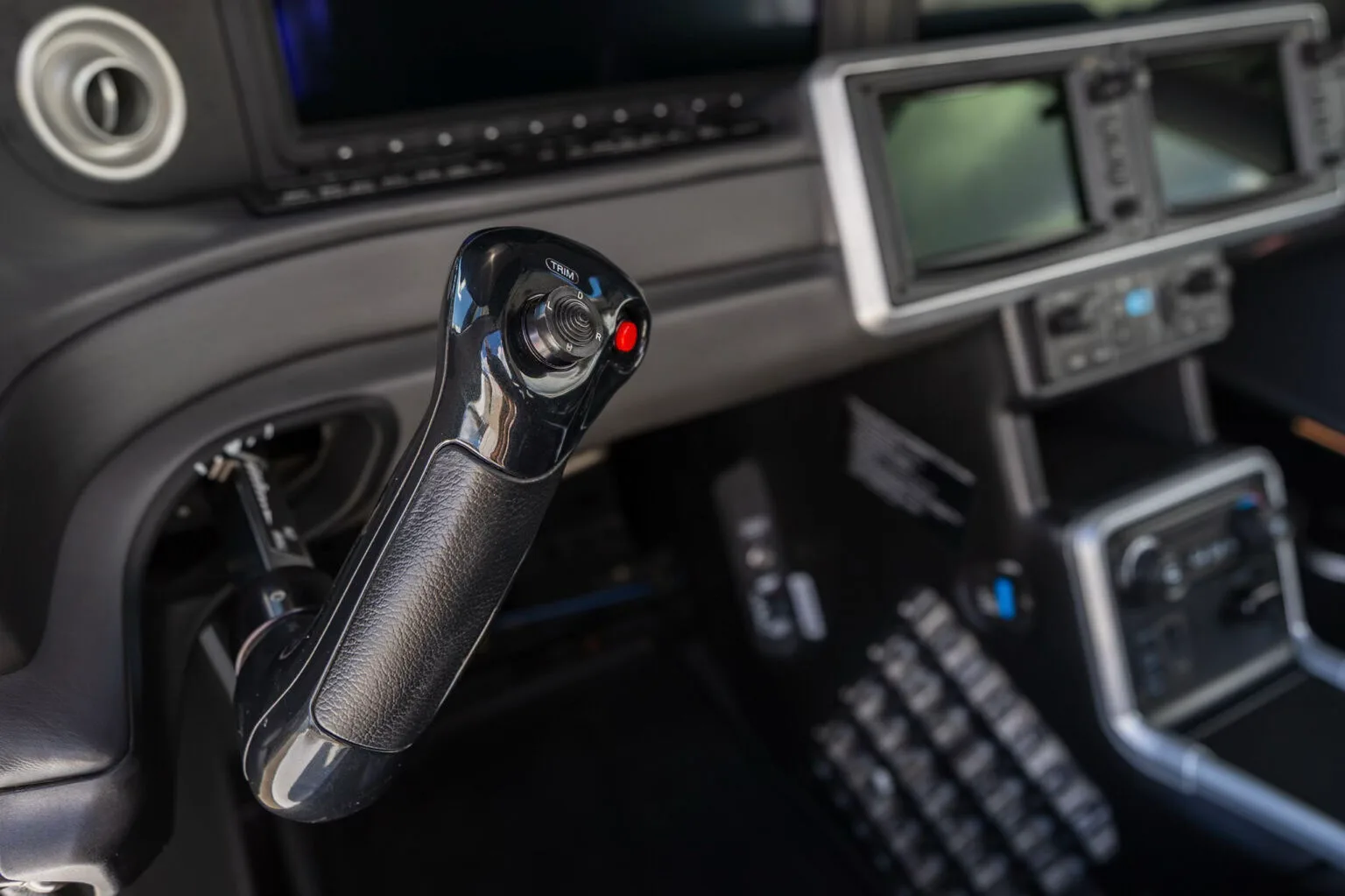 Avionics suite of a Cirrus.