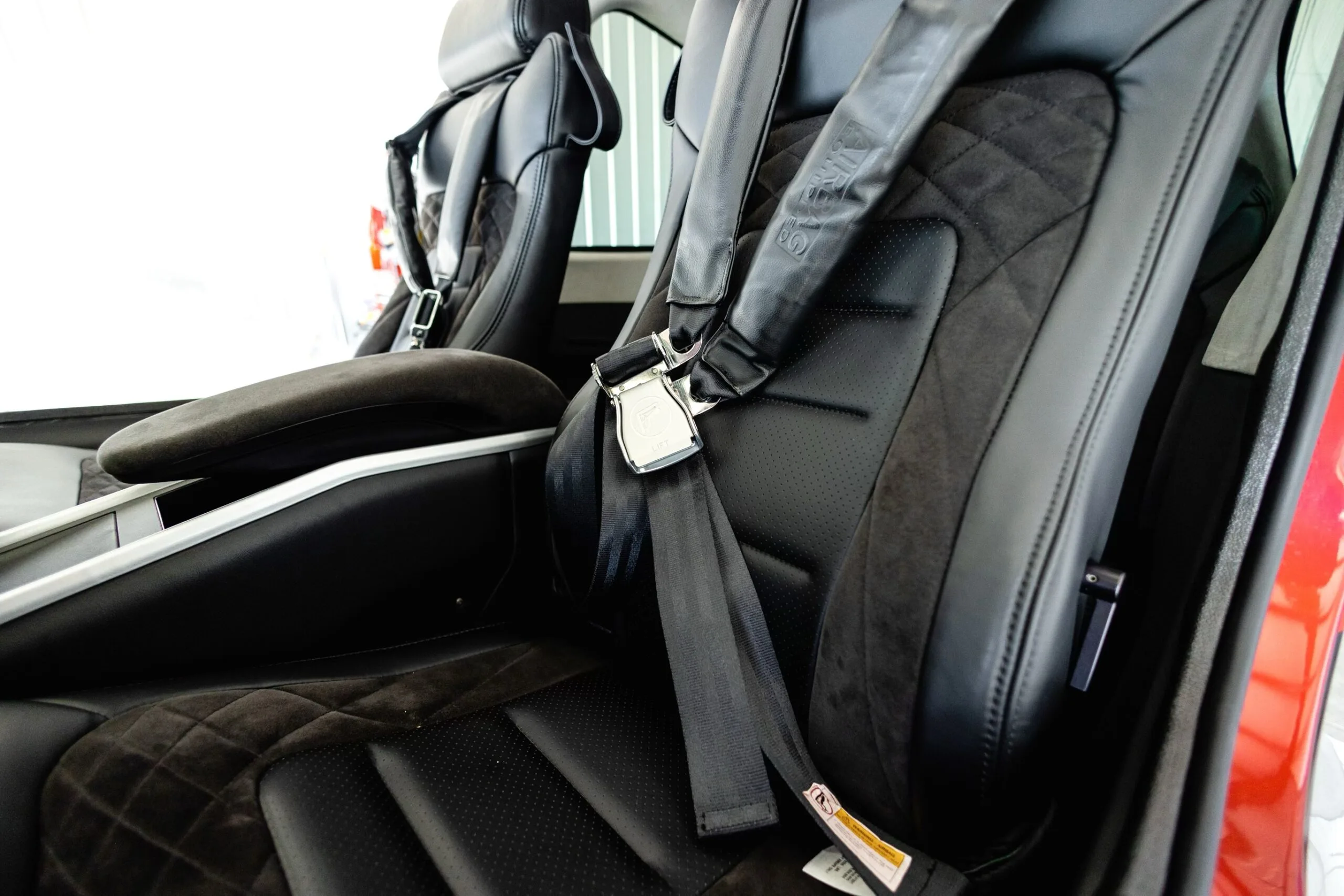 Cabin interior of a 2024 Cirrus SR22-G7 TURBO.