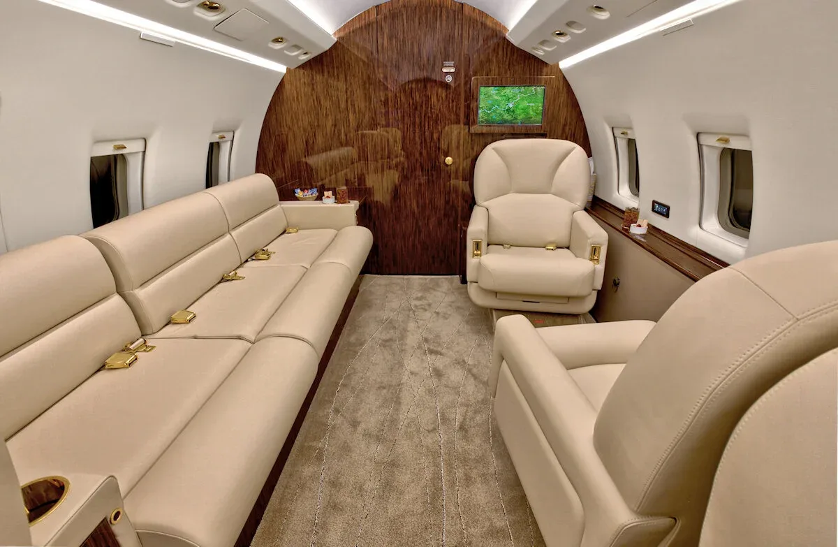 Cabin interior of a 1997 Bombardier Challenger 604 — Thoroughbred Aviation.