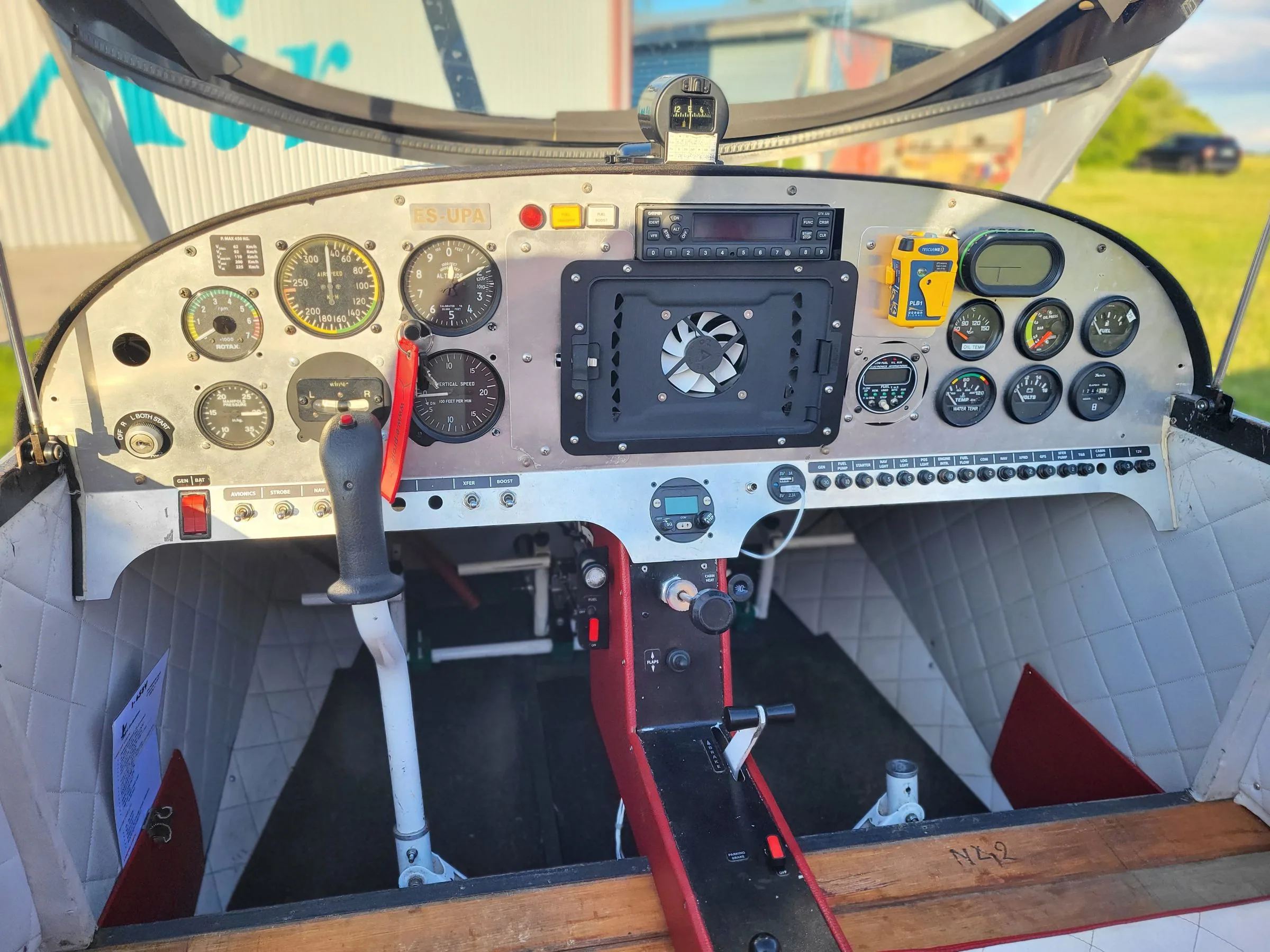 Cockpit and instrument panel of a 2001 Alpi Aviation Pioneer 200.