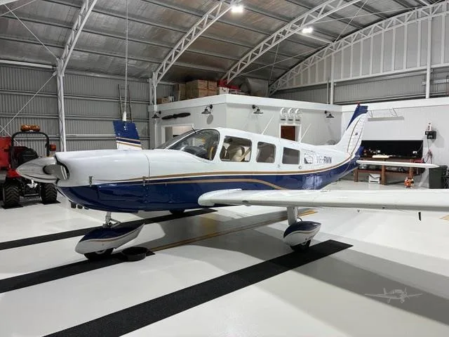 Exterior view of a 1977 PIPER CHEROKEE 6/300.