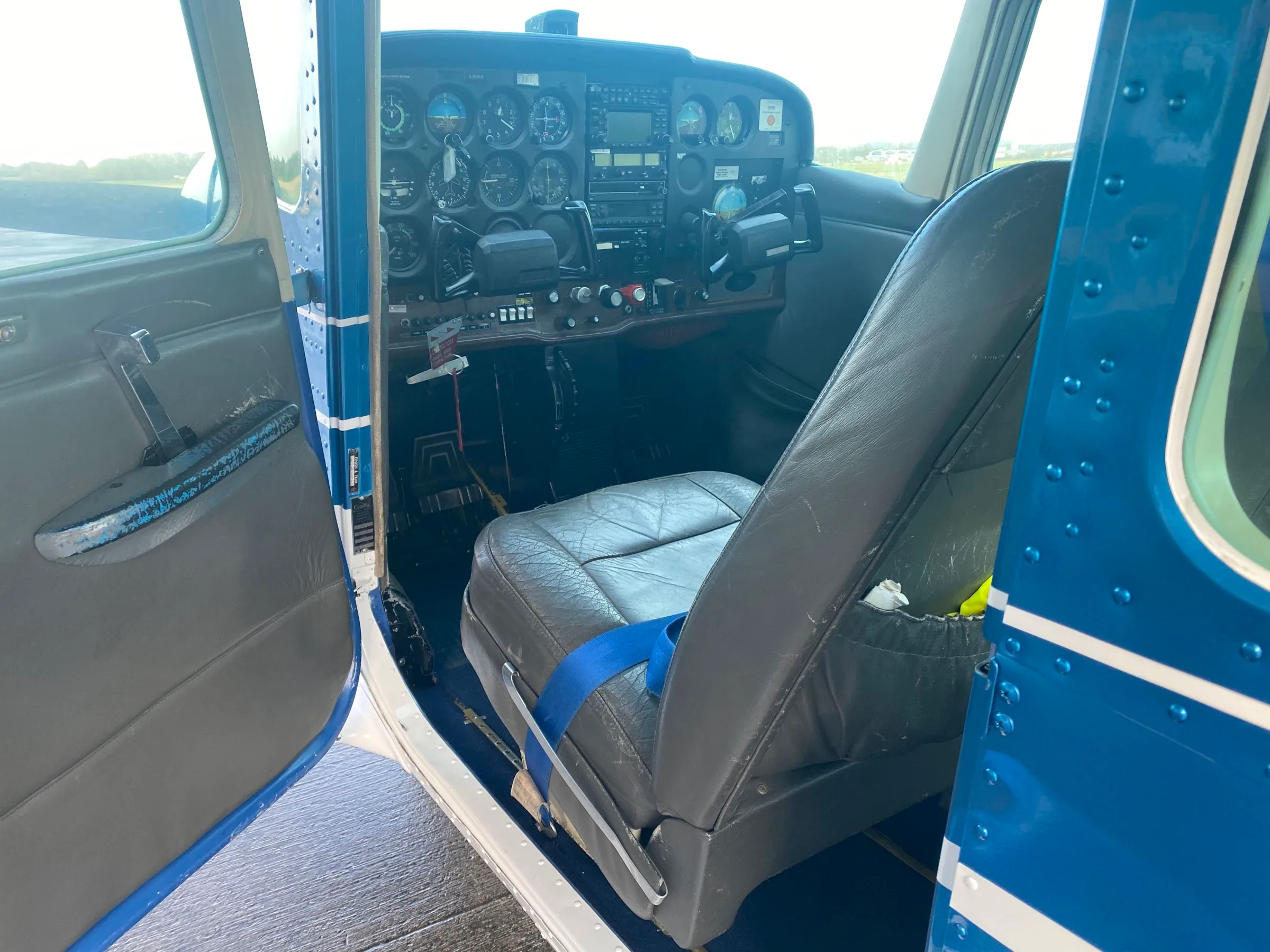 Cabin interior of a 1980 Cessna 172N.