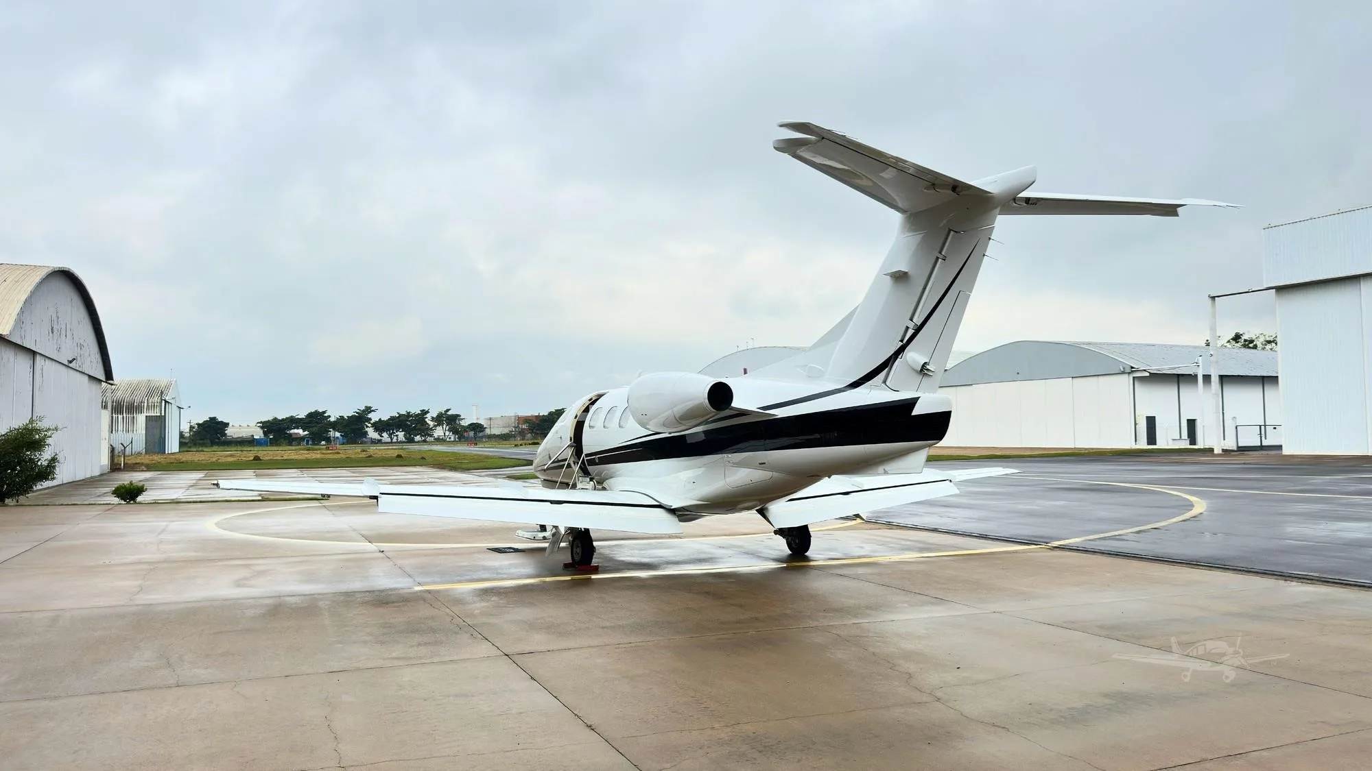 Exterior view of a 2010 EMBRAER PHENOM 100.
