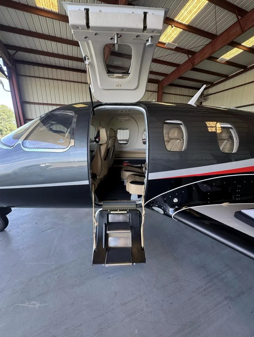 Exterior view of a 2008 ECLIPSE 500, N518WD.