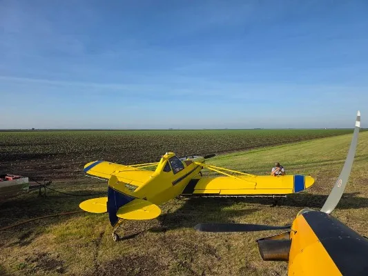 Exterior view of a 1976 Piper Pawnee PA-25-235.