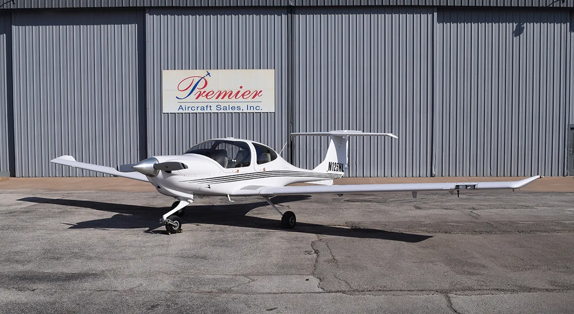 Cabin interior of a 2005 Diamond DA40-180.