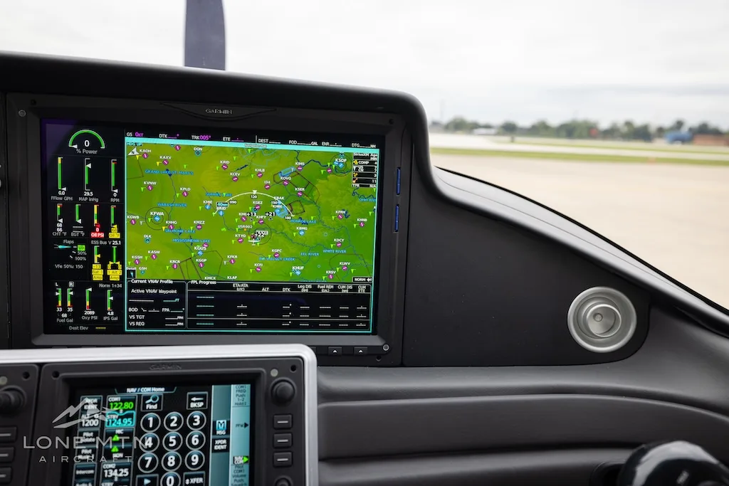 Avionics suite of a 2025 Cirrus SR22 G7+ GTS.