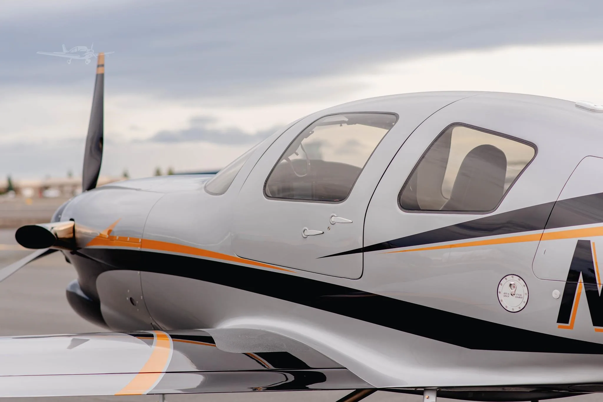 Exterior view of a 2003 LANCAIR IV-PT, N104PJ.
