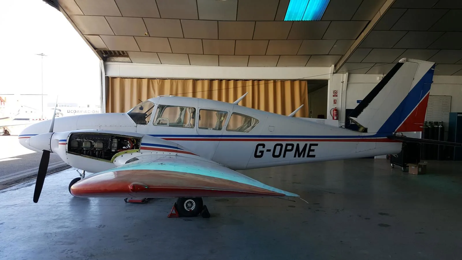 Exterior view of a 1969 Piper PA-23-250 Aztec D.