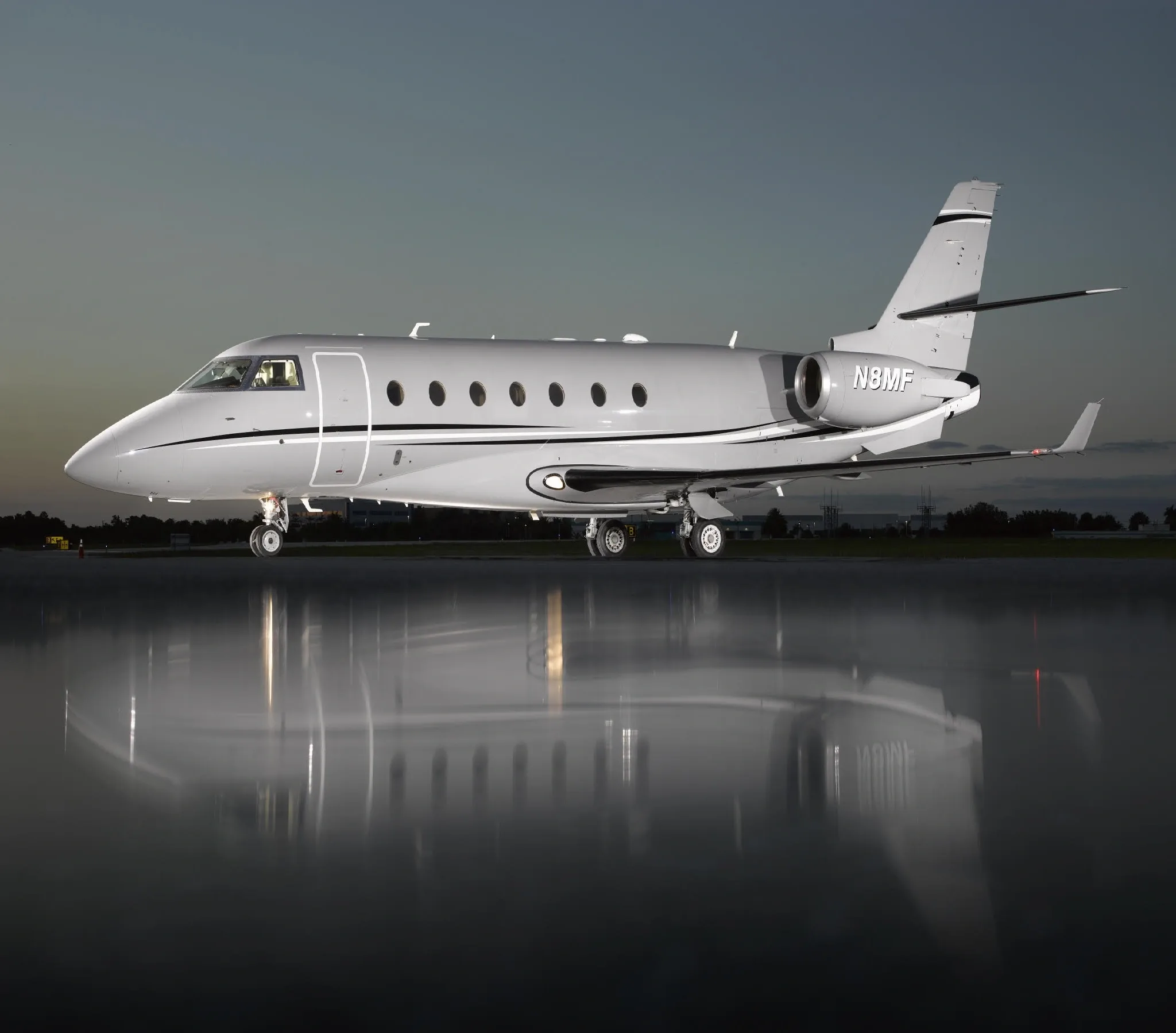 Cabin interior of a 2000 Gulfstream G200.