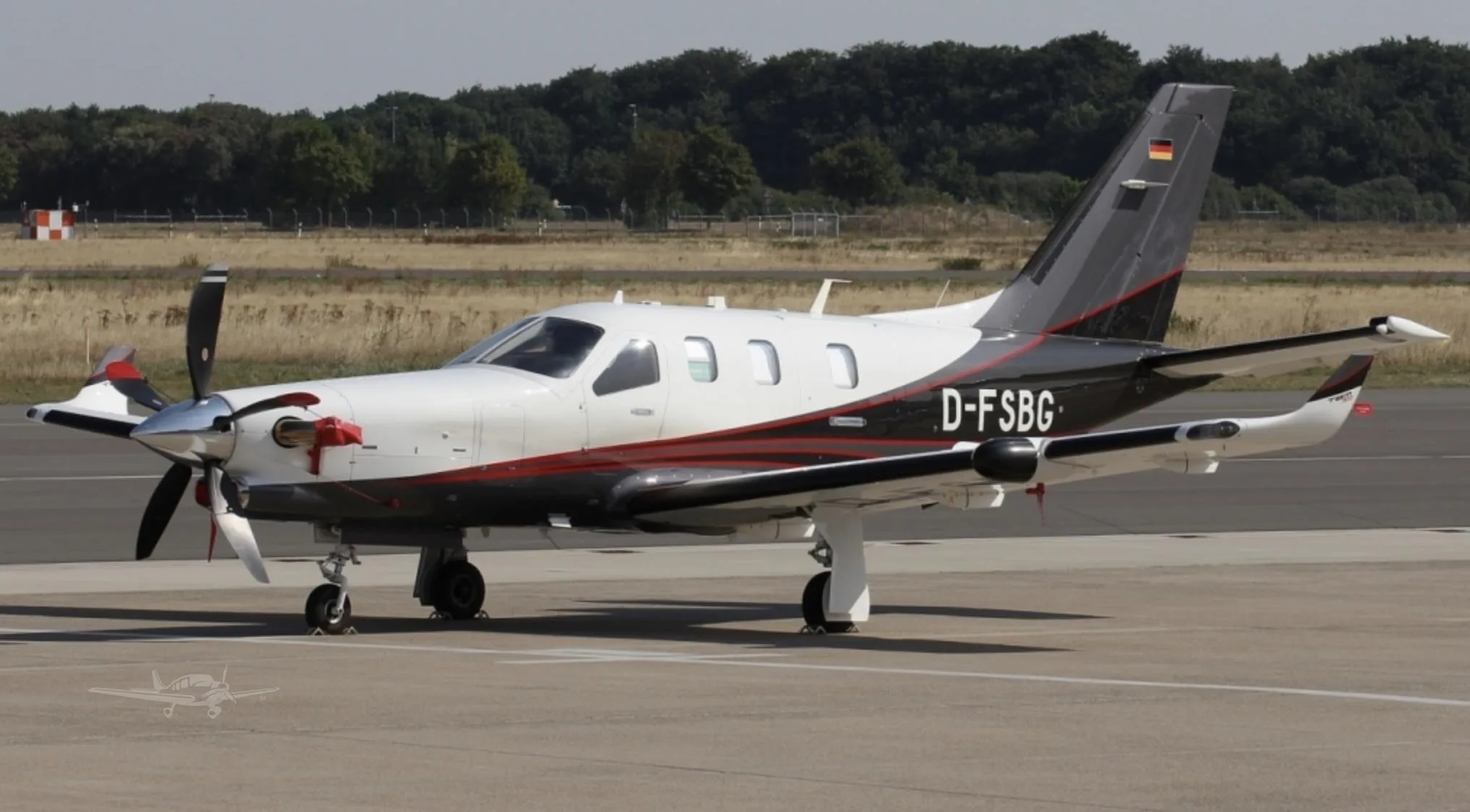 Exterior view of a 2015 DAHER TBM 900, D-FSBG.