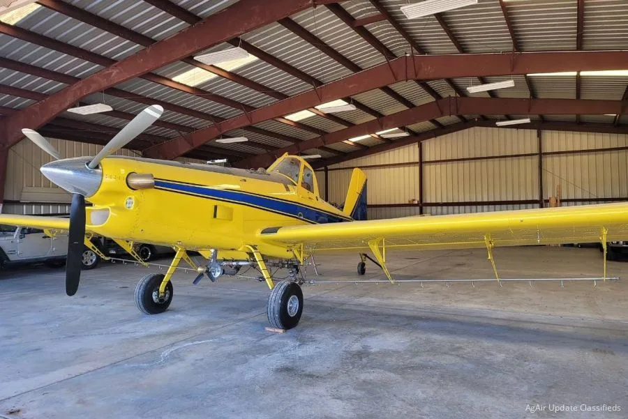 Exterior view of a 2009 Air Tractor, AT-402B.