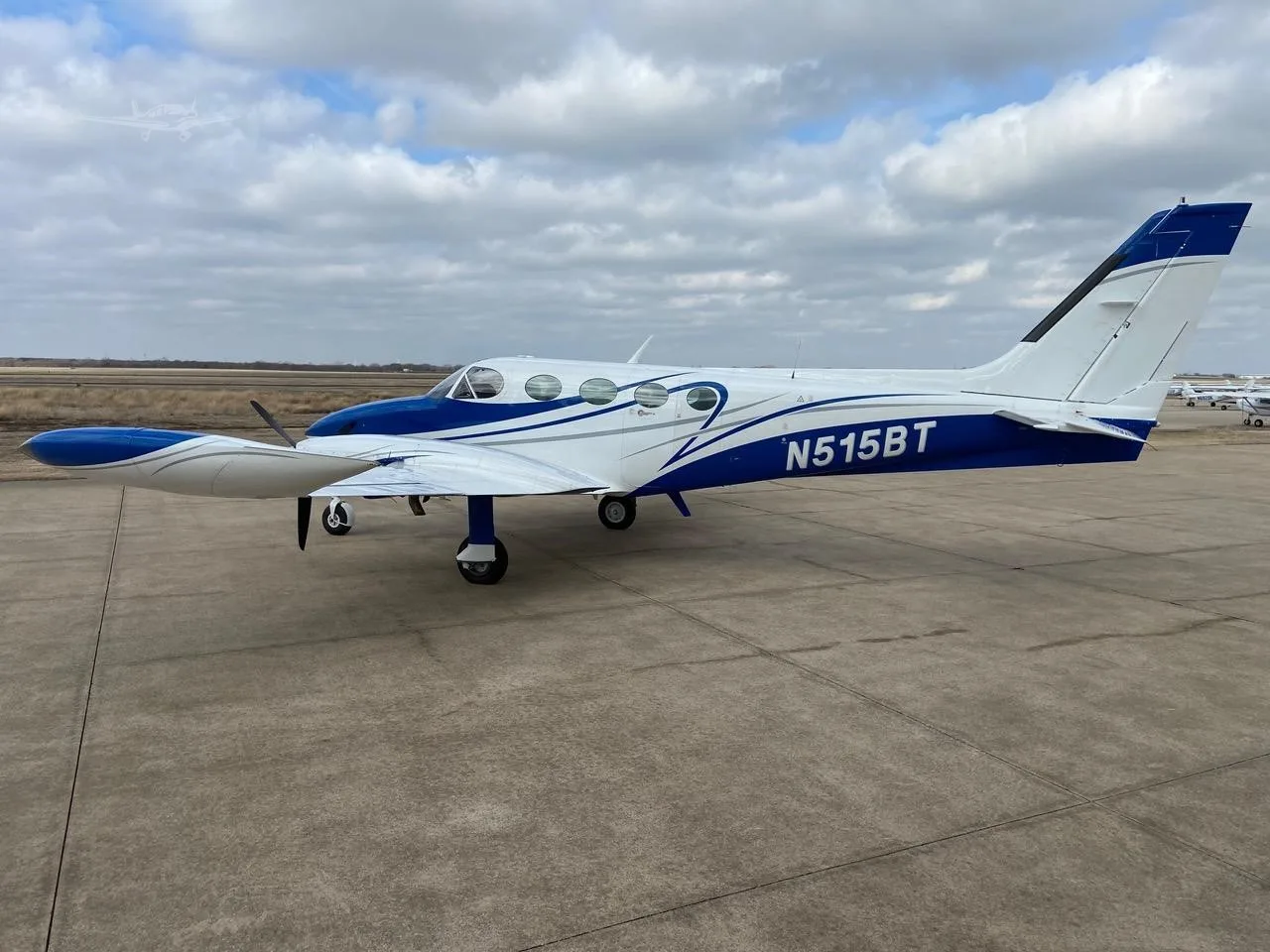 Exterior view of a 1984 CESSNA 340A, N515BT.