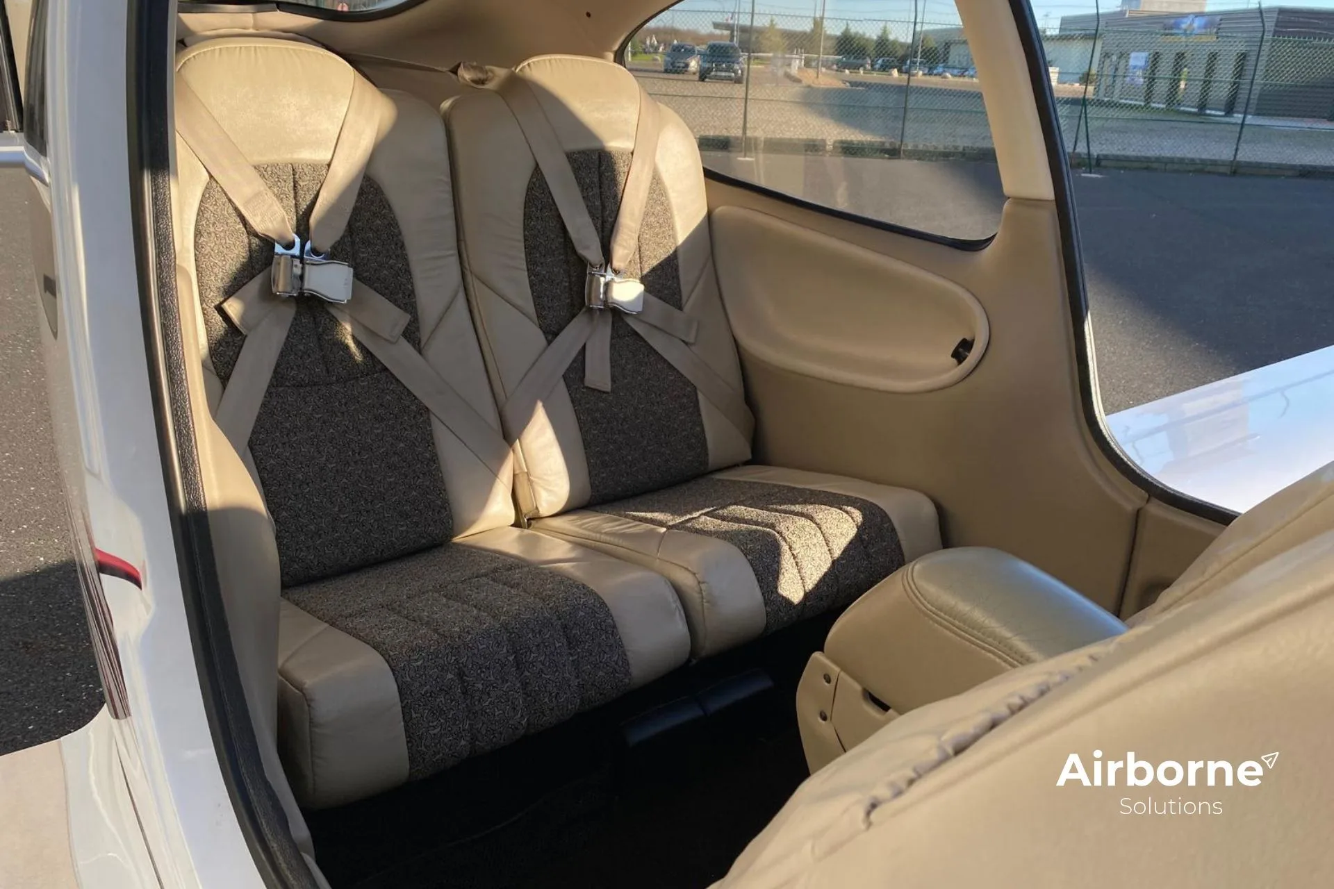 Cabin interior of a 2007 Cirrus SR20 G2.