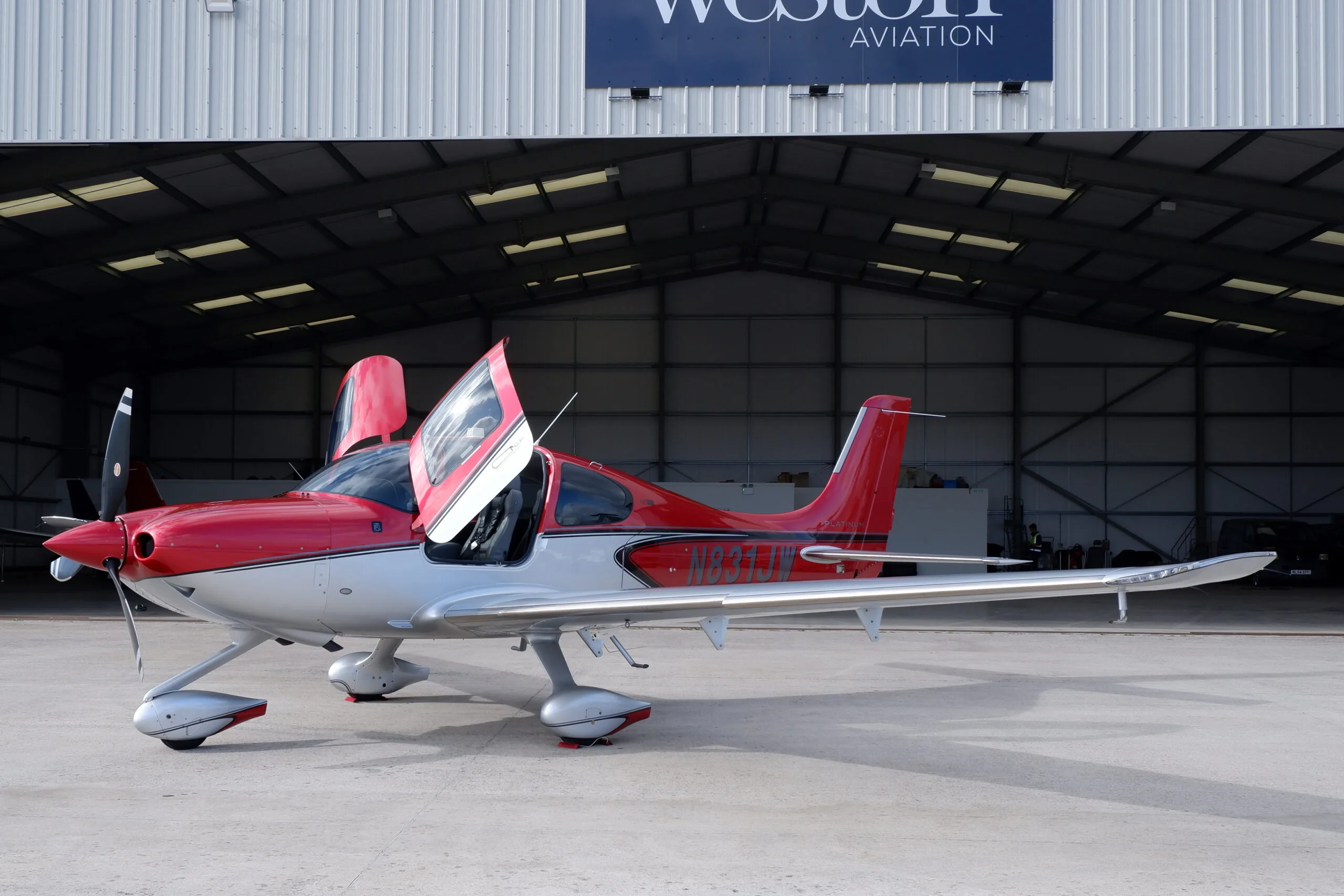 Exterior view of a 2022 Cirrus SR22T G6.