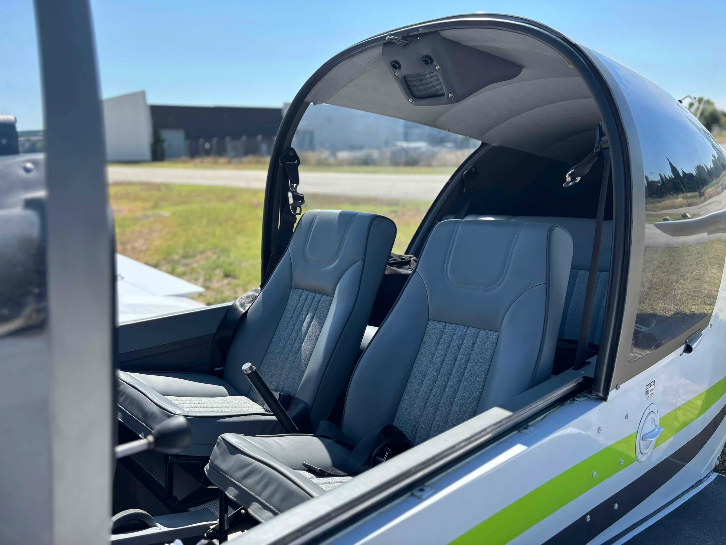 Cabin interior of a 1994 Robin DR-400 120 Dauphin 2+2.