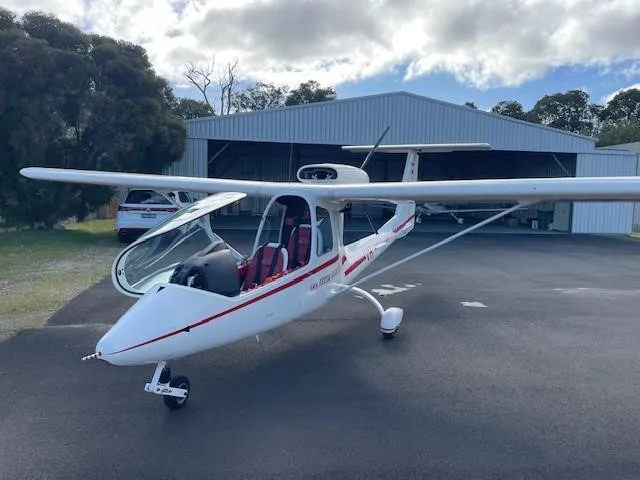 Exterior view of a 1998 SKY ARROW 650TC.