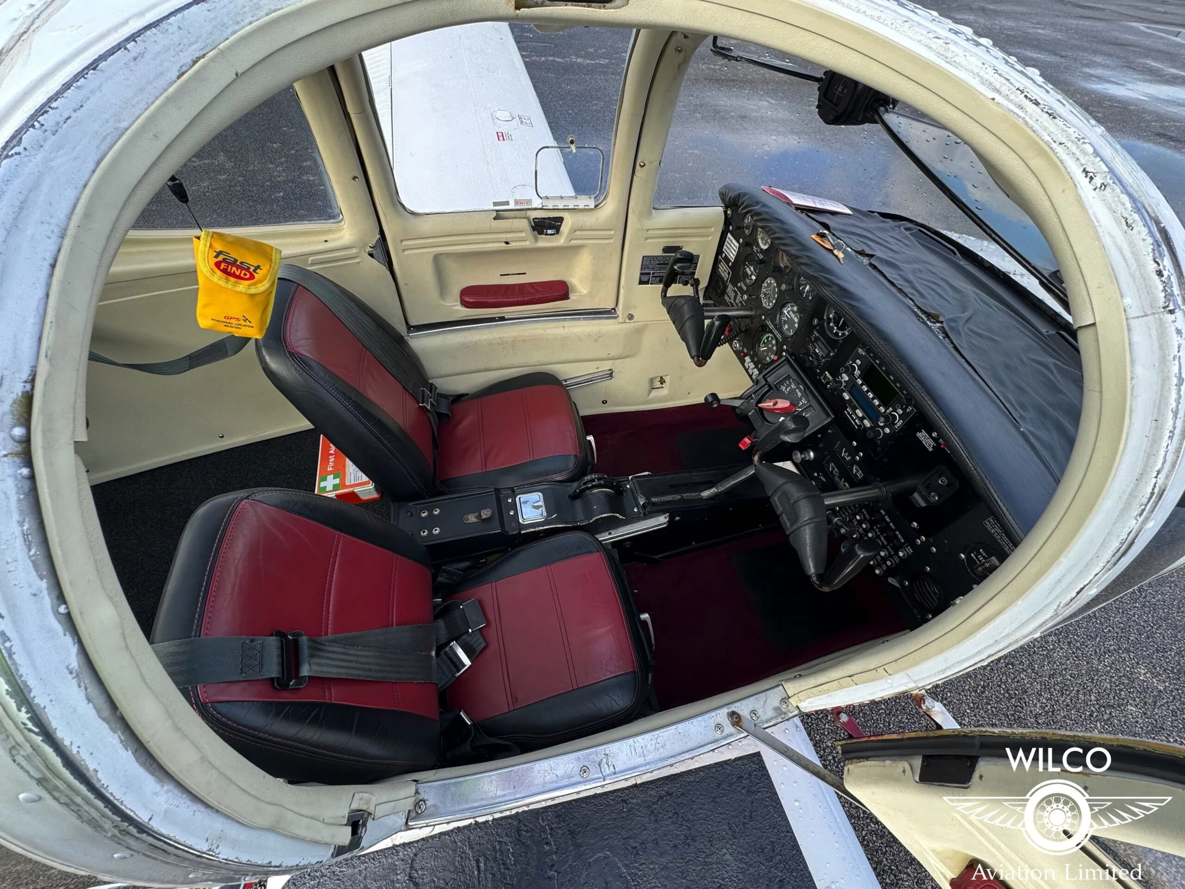 Cockpit and instrument panel of a 1978 Piper PA-38 Tomahawk.