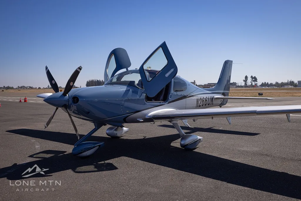 Exterior view of a 2025 Cirrus SR22T G7.