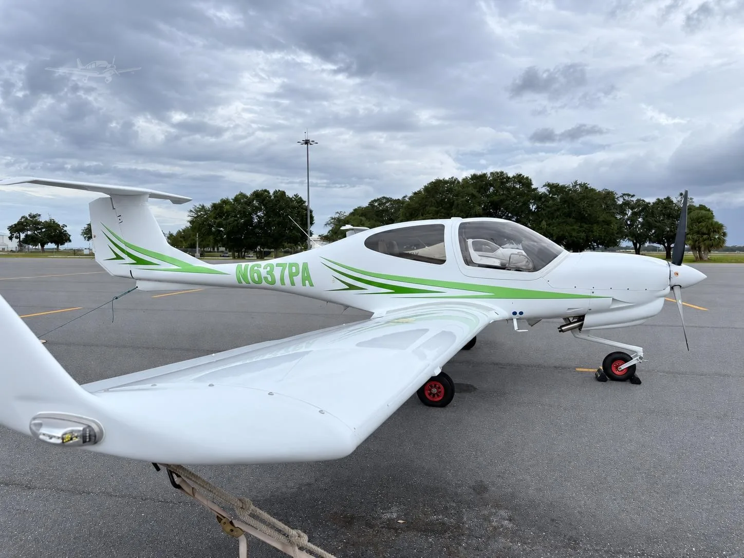 Exterior view of a 2023 DIAMOND DA40 NG, N637PA.