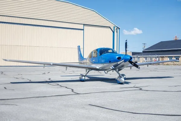 Marketing image of a 2019 Cirrus SR22-G6.