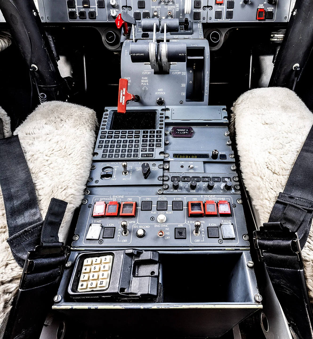 Cockpit and instrument panel of a 2006 Learjet 40XR.