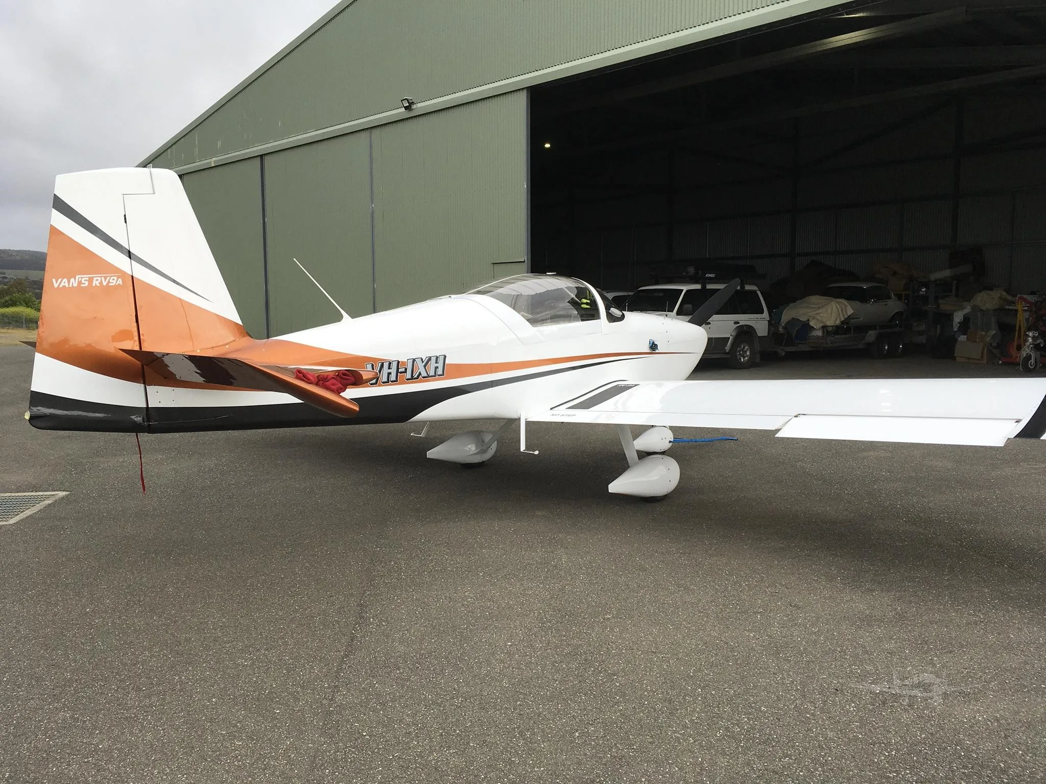 Exterior view of a 2015 VANS RV-9A, VH-IXH.