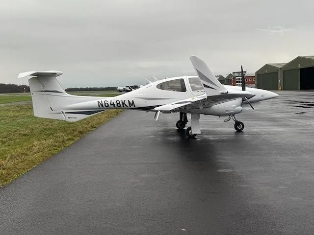 Exterior view of a 2008 DIAMOND DA42 TDI, N618KM.