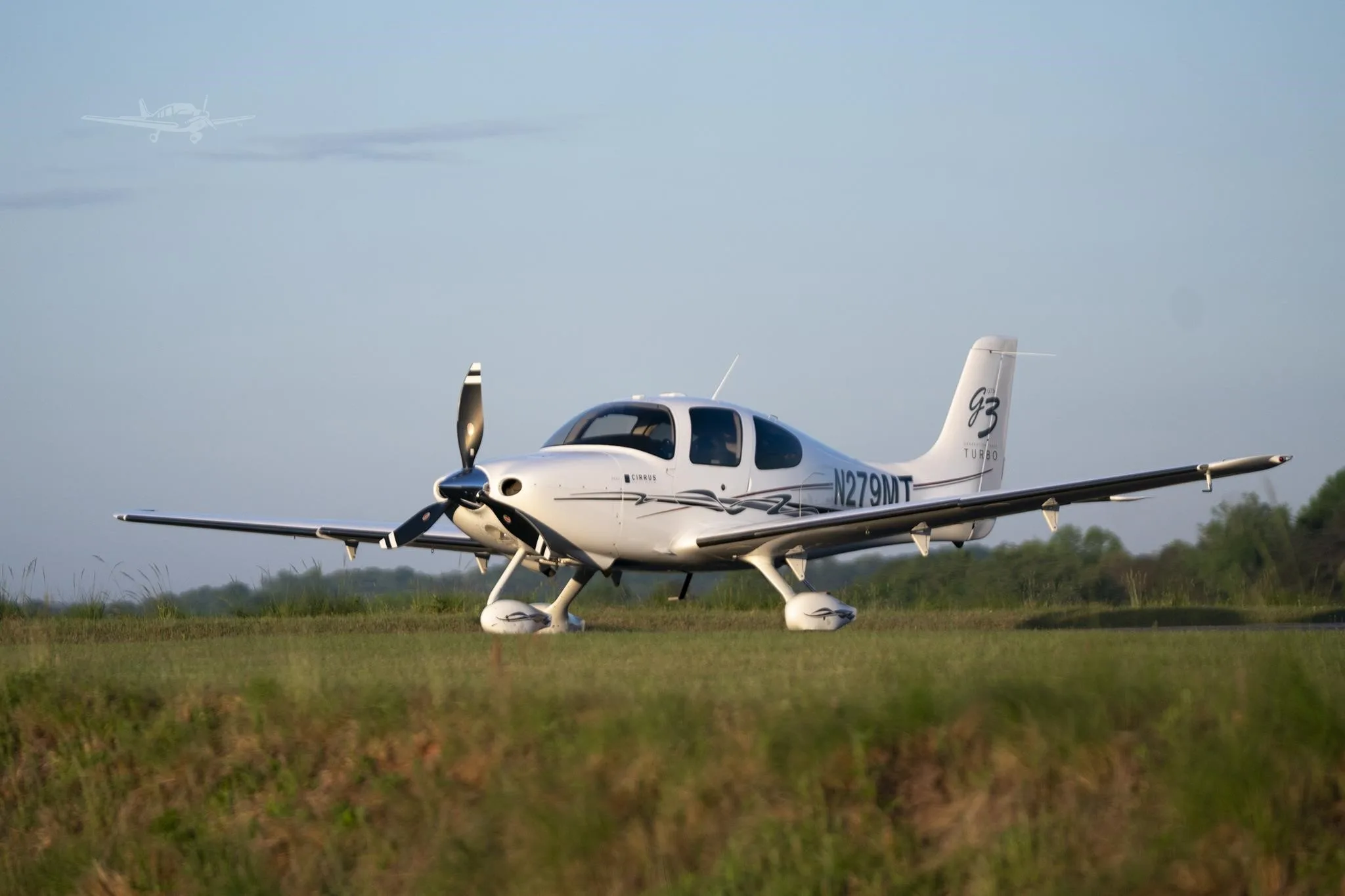 Exterior view of a 2007 CIRRUS SR22-G3 TURBO, N279MT.