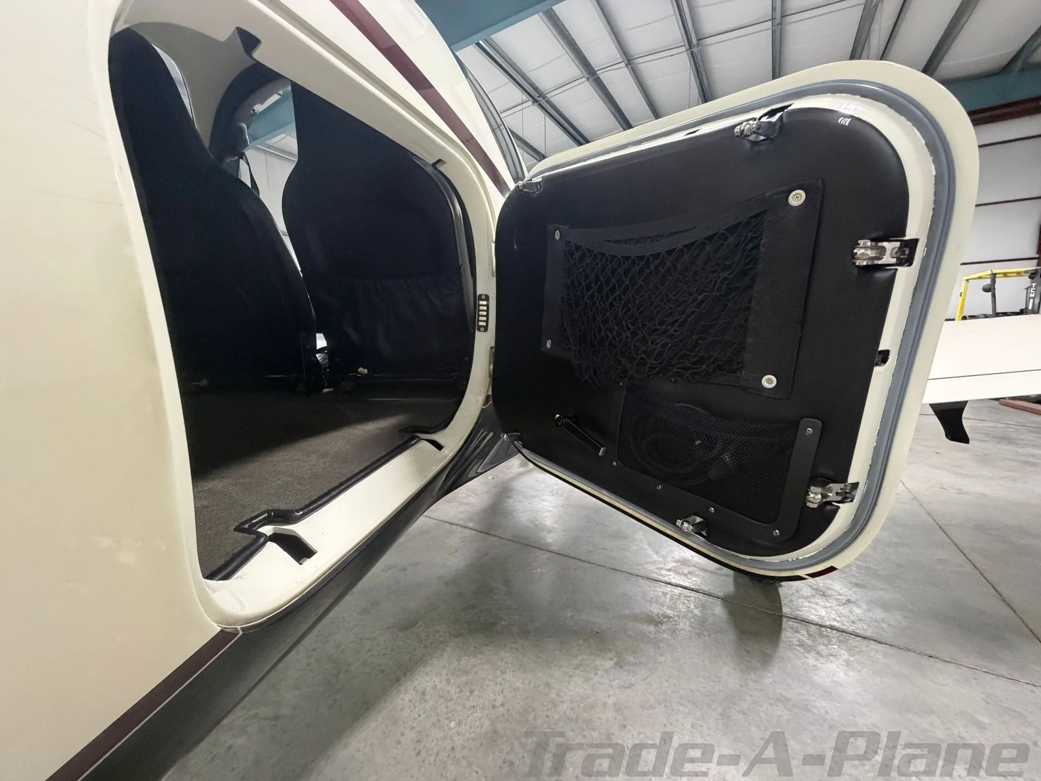Cabin interior of a 2016 LANCAIR EVOLUTION TURBOPROP.
