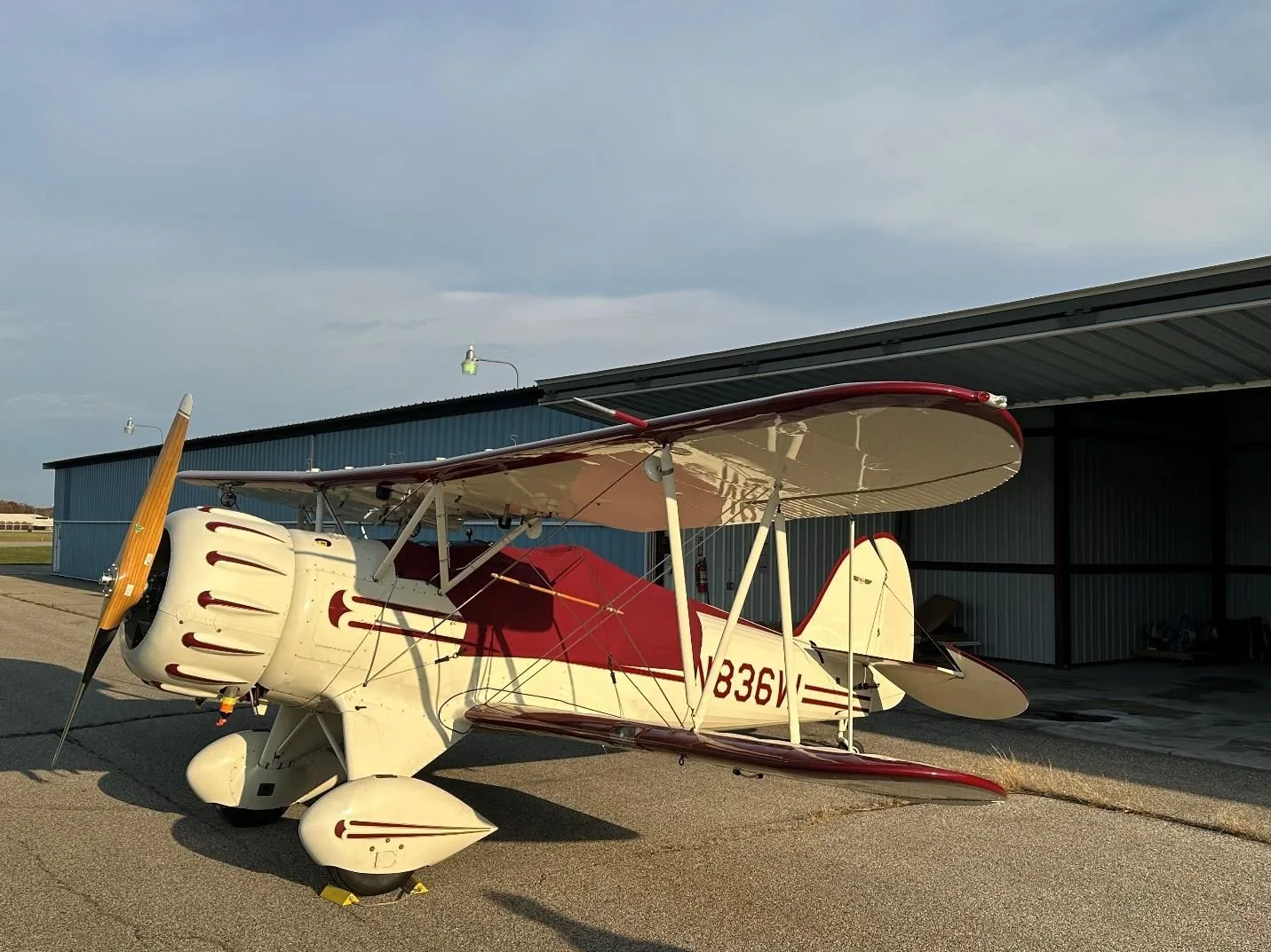 Cockpit and instrument panel of a WACO YMF 5C.