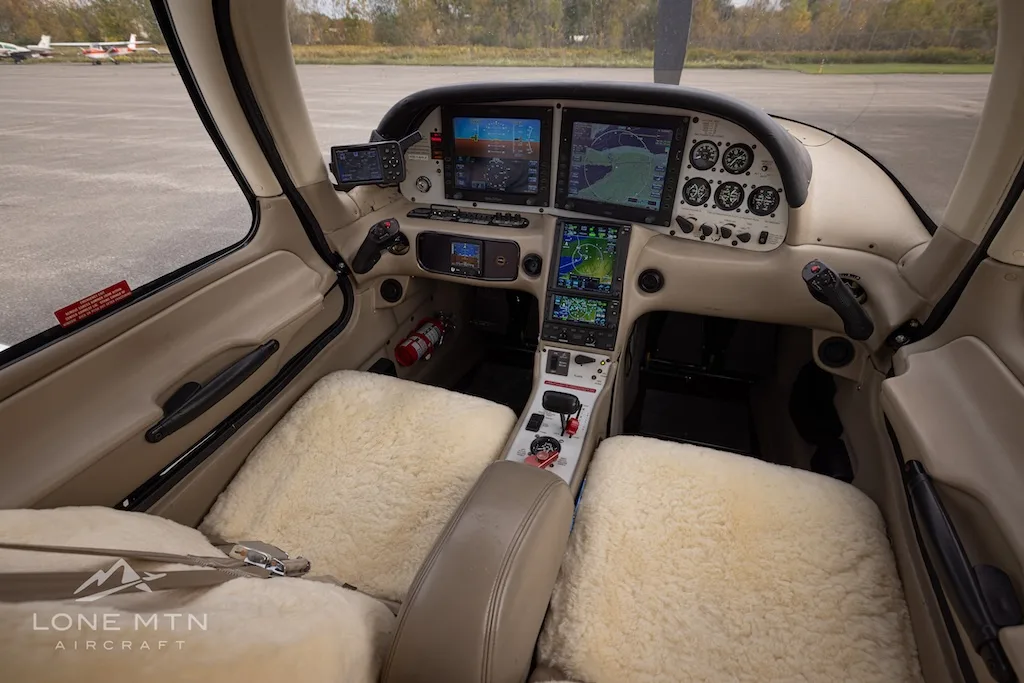 Cabin interior of a 2004 Cirrus SR22 G2.