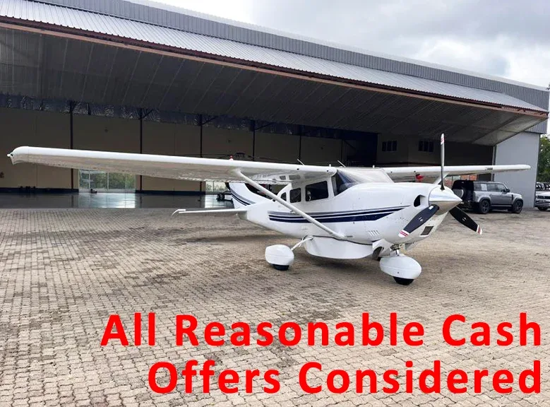 Exterior view of a 2002 Cessna T206H.