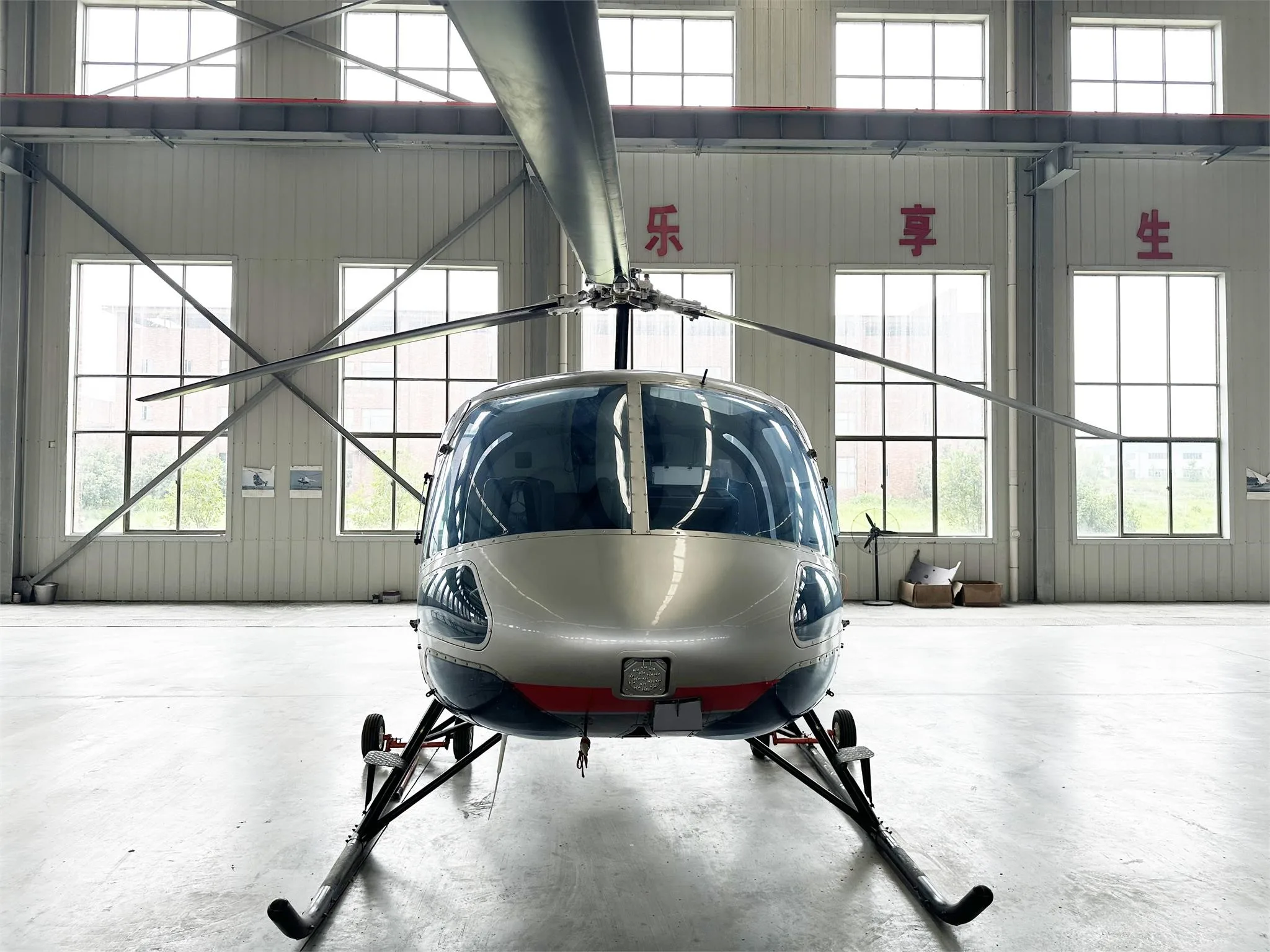 Exterior view of a 2015 ENSTROM 480B TURBINE.