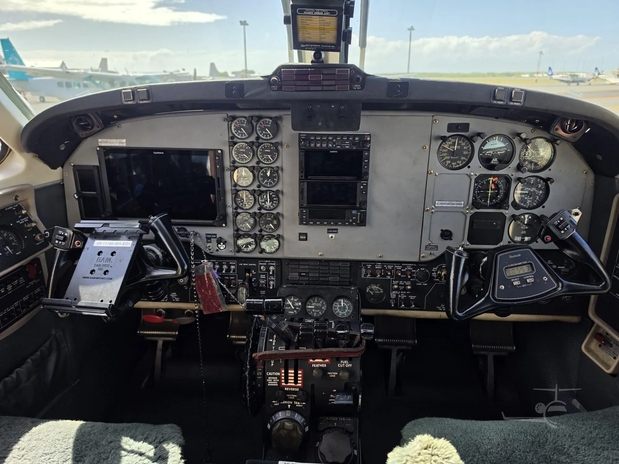 Vh-hjs - 1984 Beechcraft King AIR B200