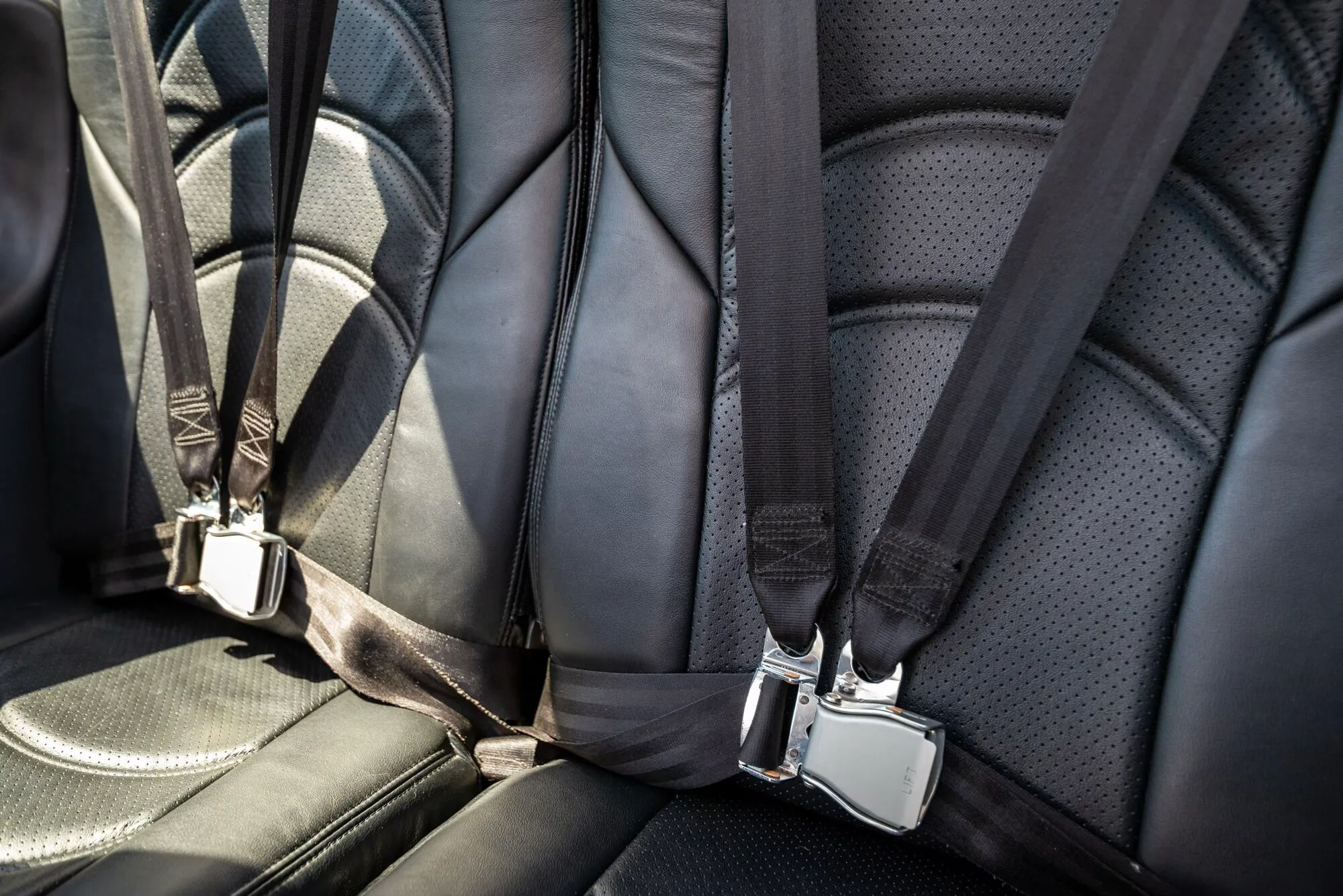 Cabin interior of a 2005 Cirrus SR22-G2 GTS.