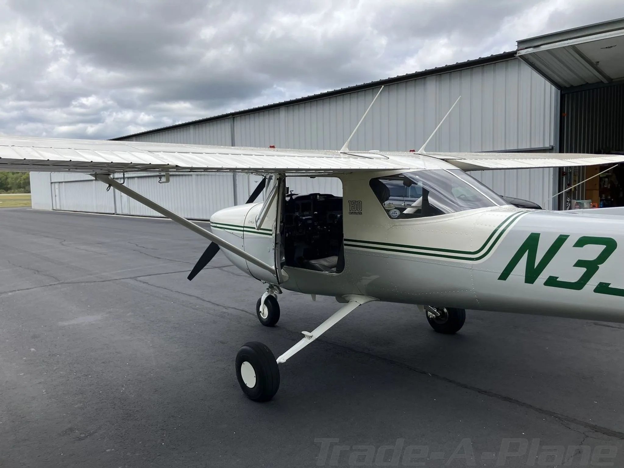 Exterior view of a 1975 CESSNA 150M, N3372V.