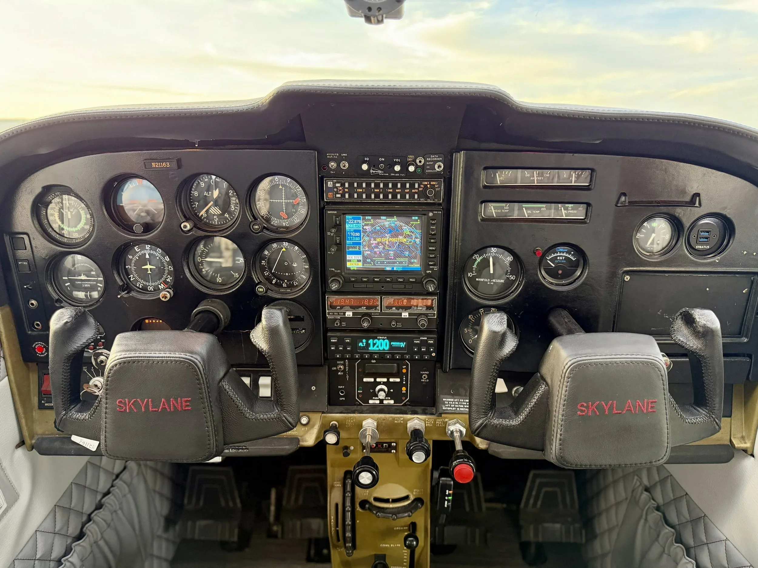 Cockpit and instrument panel of a 1972 Zane Co Aero 182P SKYLANE.