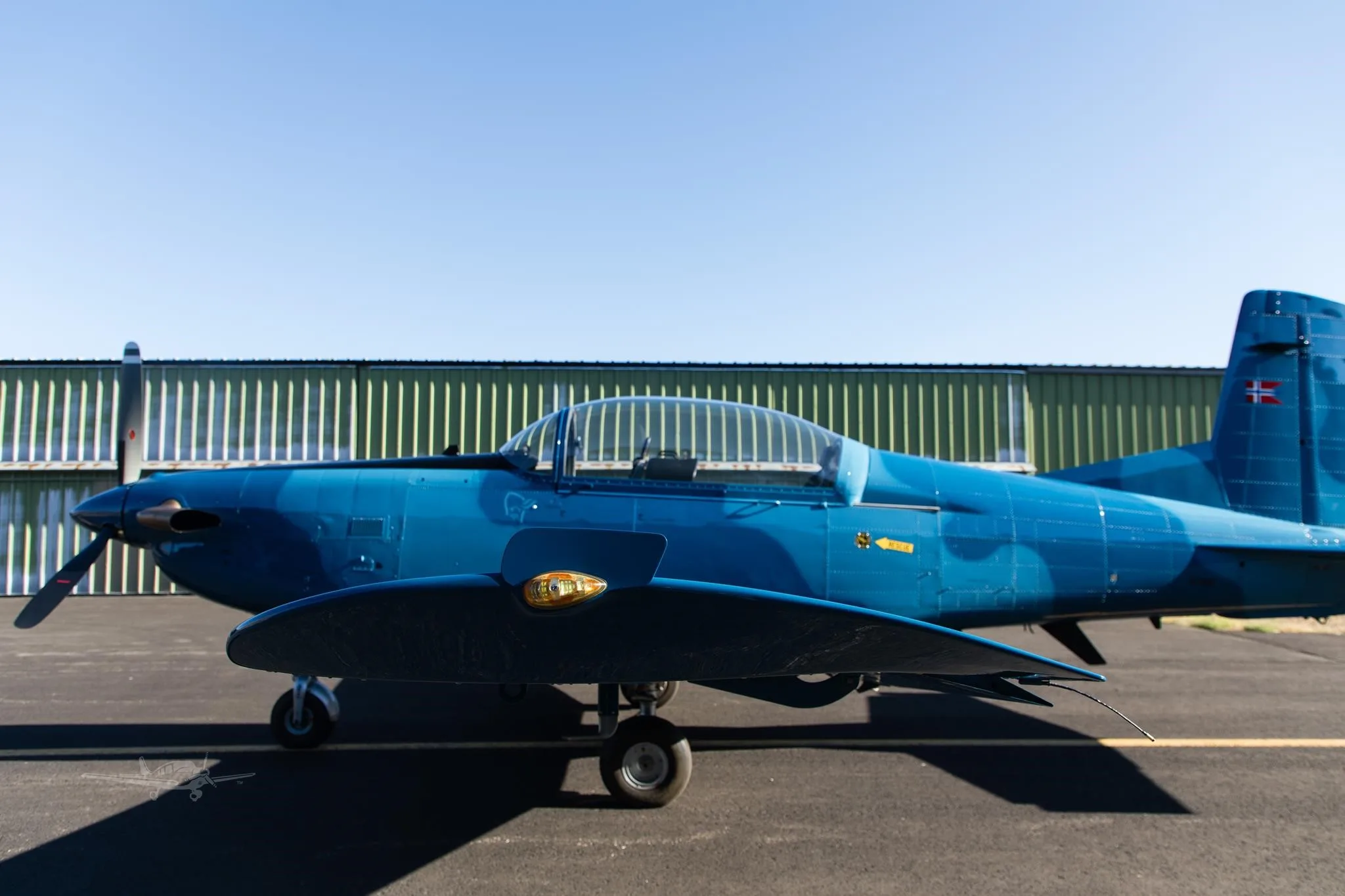 Exterior view of a 1985 PILATUS PC-7, N76XC.