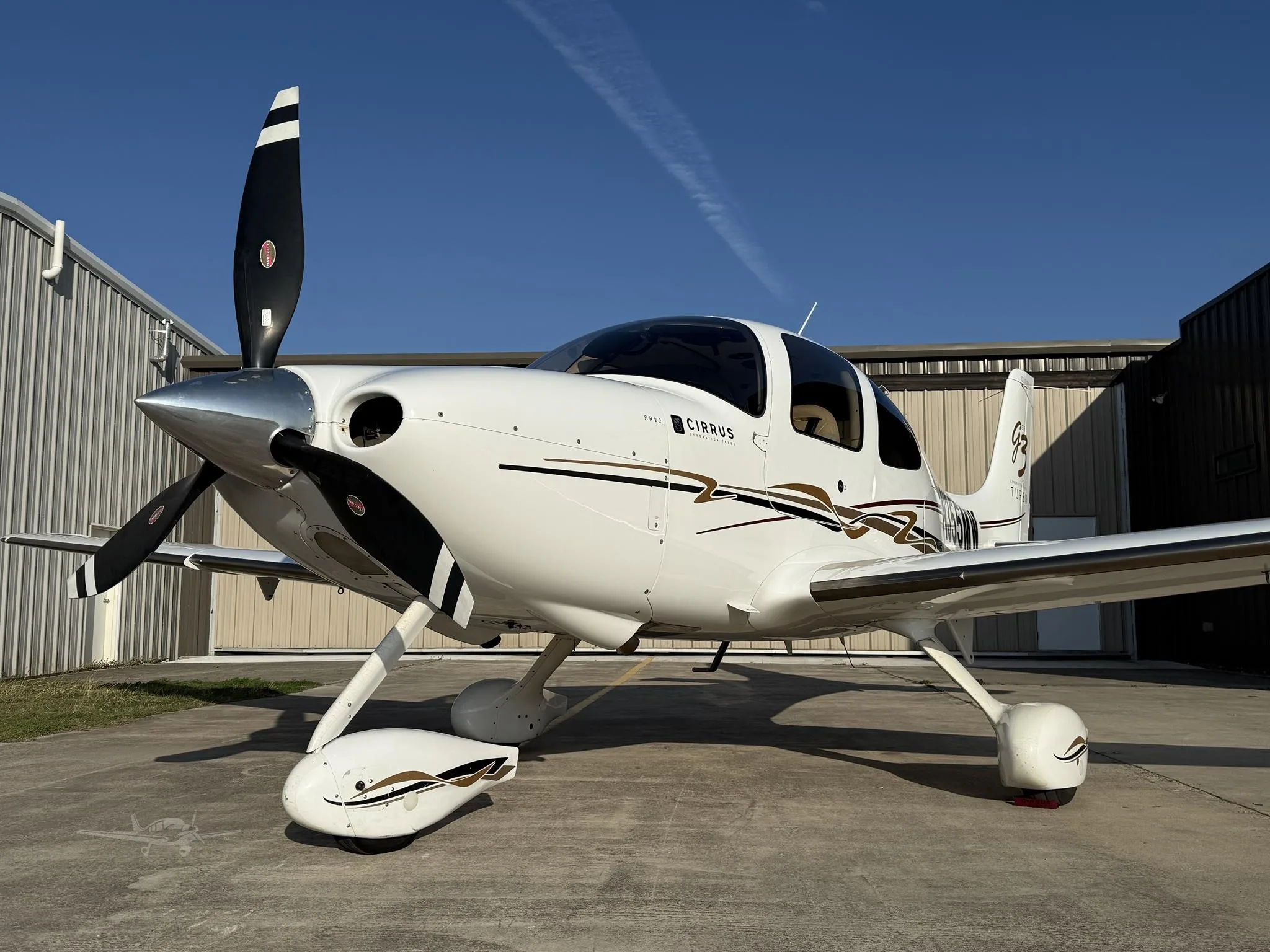 Exterior view of a 2007 CIRRUS SR22-G3 TURBO, N355MW.