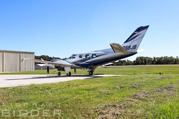 Exterior view of a 1974 Beech Duke B 60.