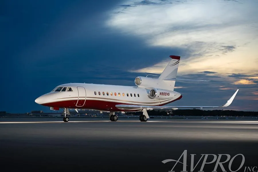 Exterior view of a 2015 Dassault Falcon 900LX, N900VG.