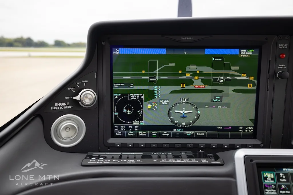 Avionics suite of a 2025 Cirrus SR22 G7+ GTS.