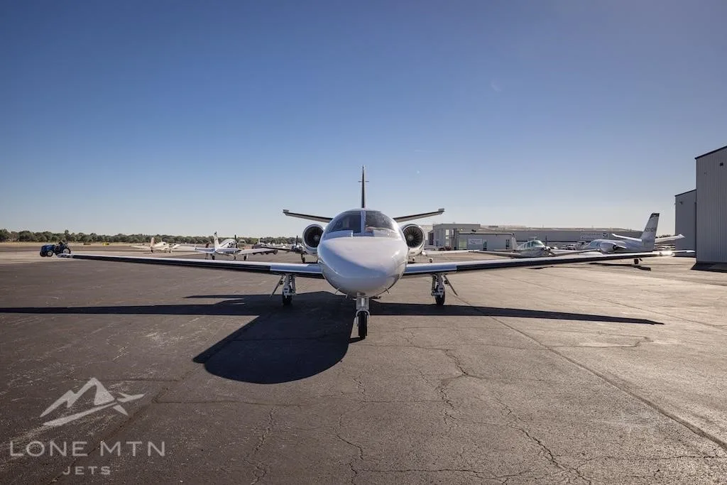 Exterior view of a 2005 CESSNA CITATION BRAVO, N551TK.